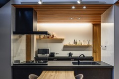 木の温もりとモダンが融合する理想の住まい
