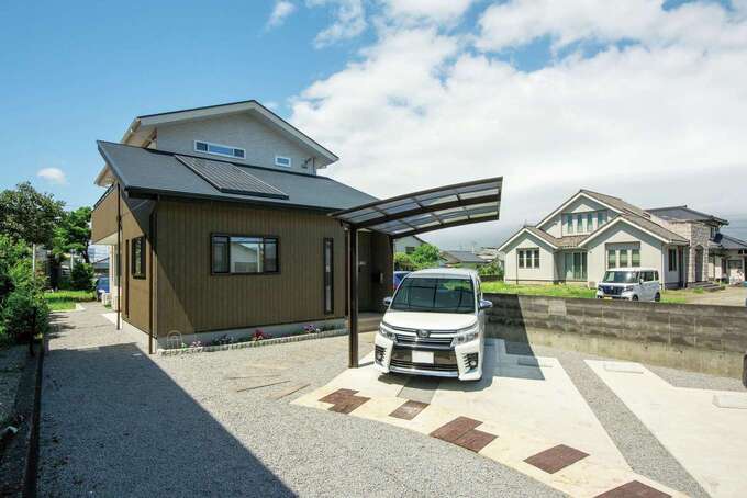 太陽光パネルは4.5kWを２か所に分けて設置した