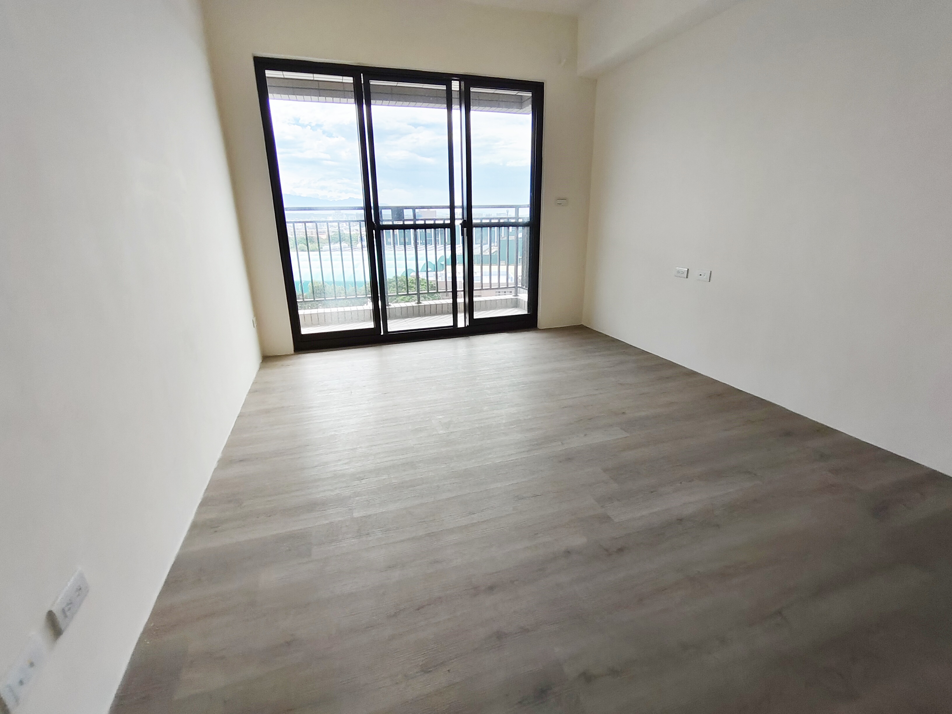 弘峻理享城|世紀館景觀三房B1平車