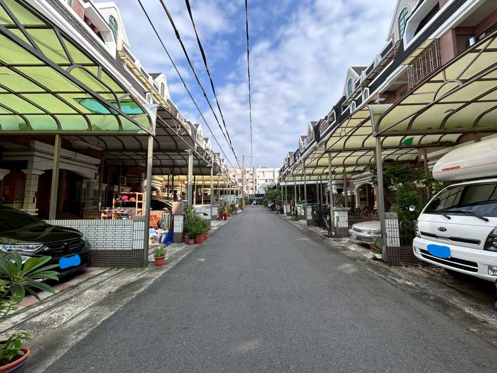 梓官農會#蚵寮國小#海邊第一排車庫透天