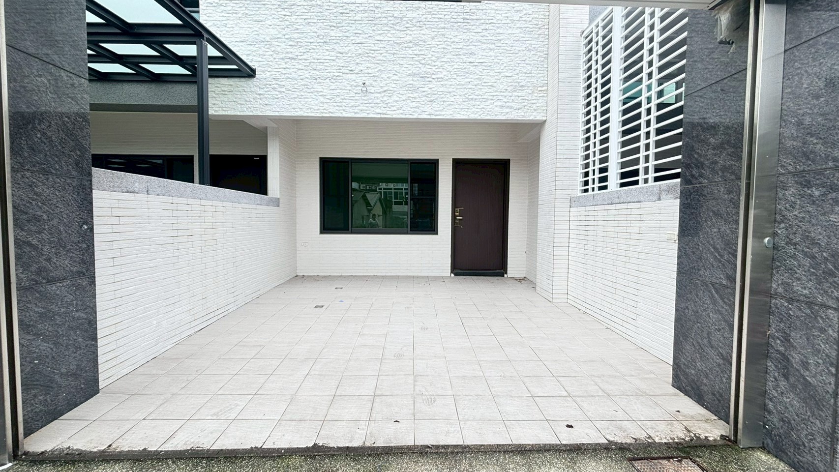新營市區全新雙車庫別墅🏠