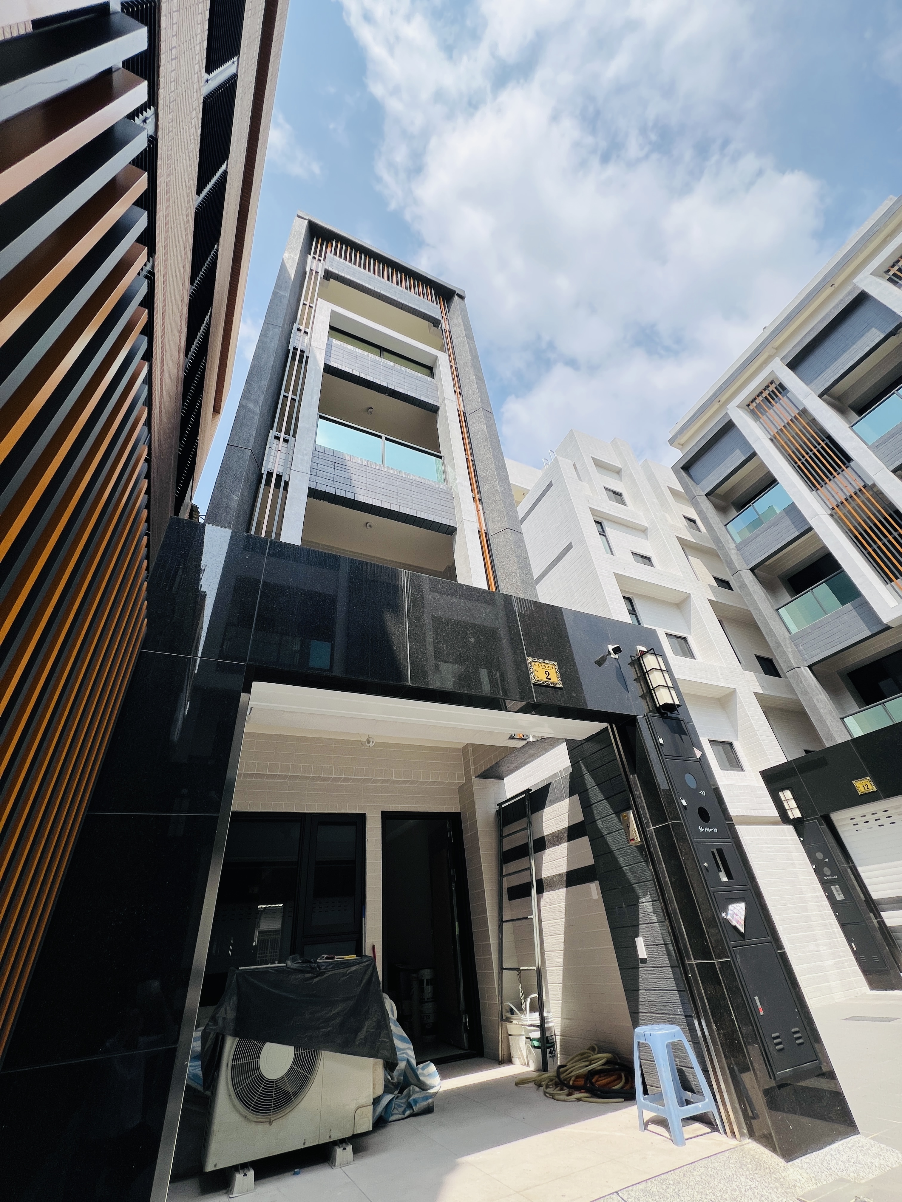 【花宇田6】全新未住★傳統格局★雙車庫透天★前後門進出