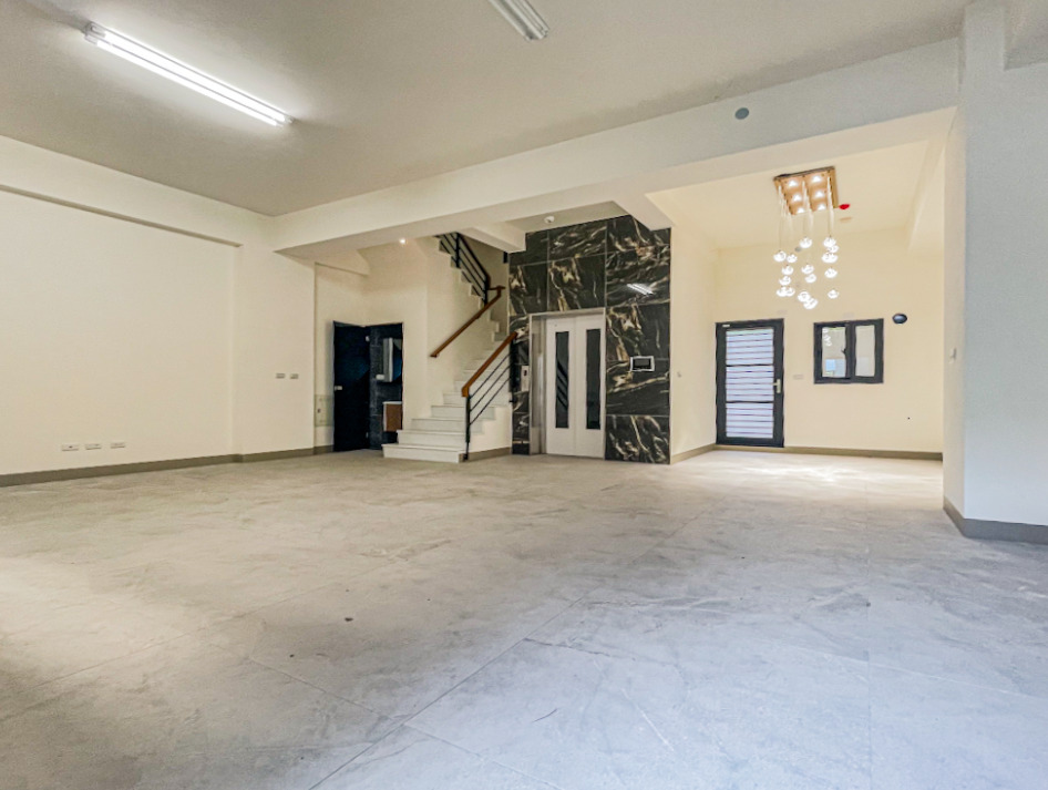 鳥松仁美/7米大面寬/大地坪全新電梯雙車墅