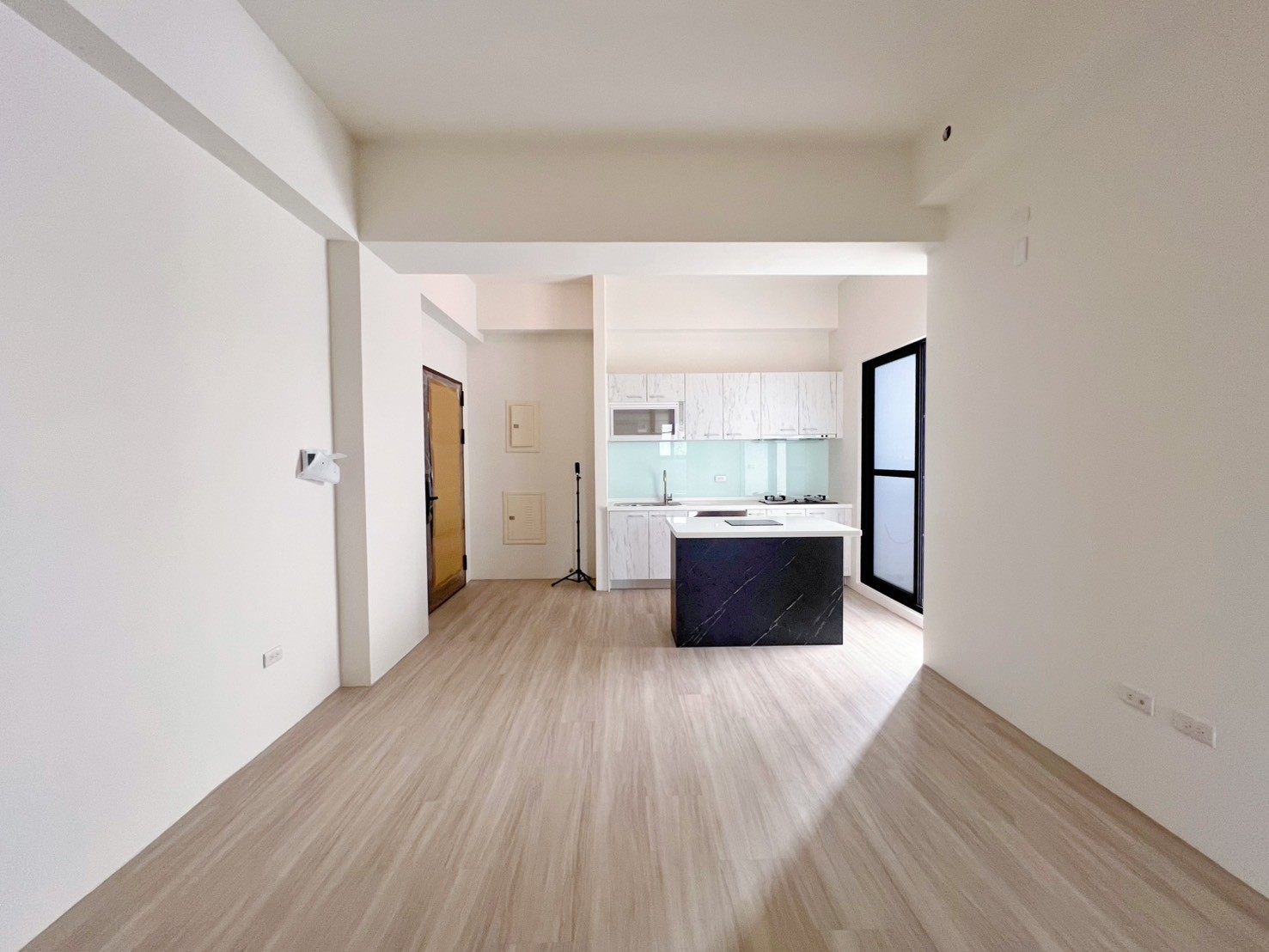 屏市全新三房平車美廈