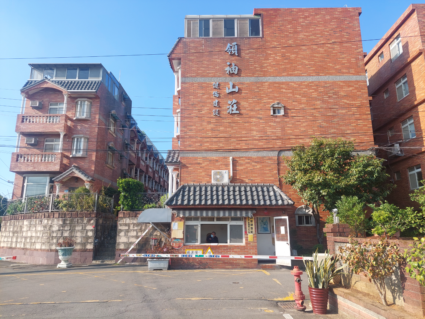 獨家專任~平鎮近央大領袖山莊雙車美別墅