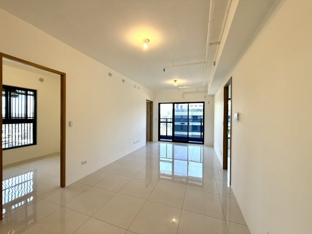 左營核心地段【京城第一樂章】｜邊間三房平車