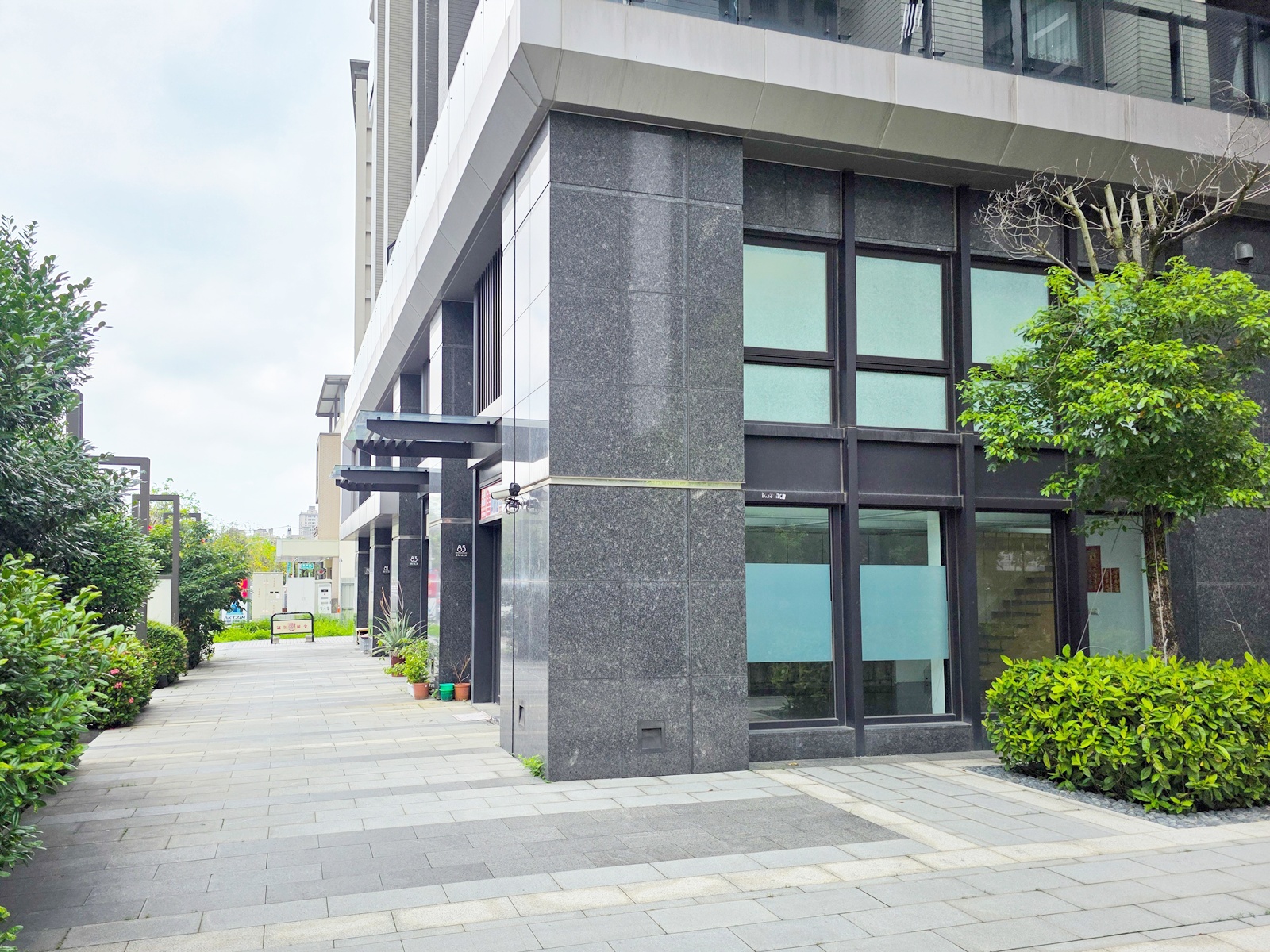 東方之星｜竹北縣三黃金角間店面