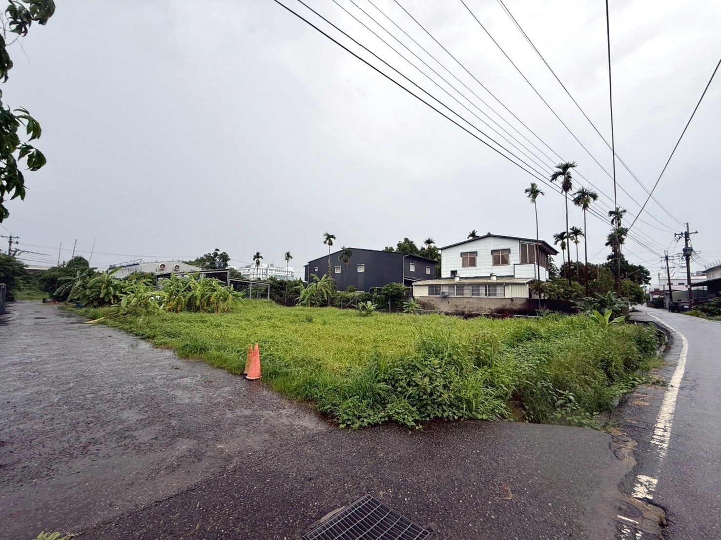 近潭子加工區雙面路一分都內農地