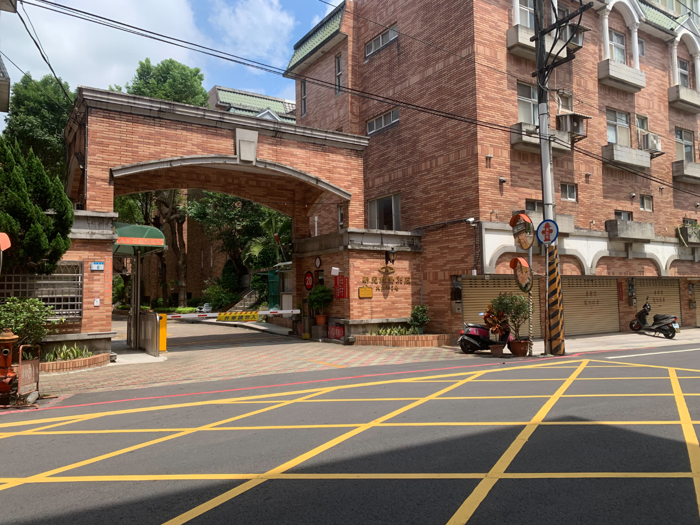 獅子林(新光綠景)邊間双車花園別墅