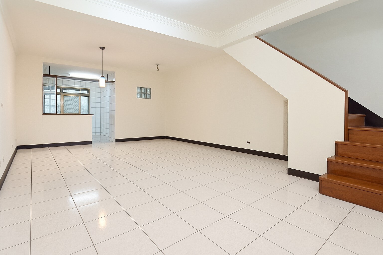 龍科旁大地坪透天