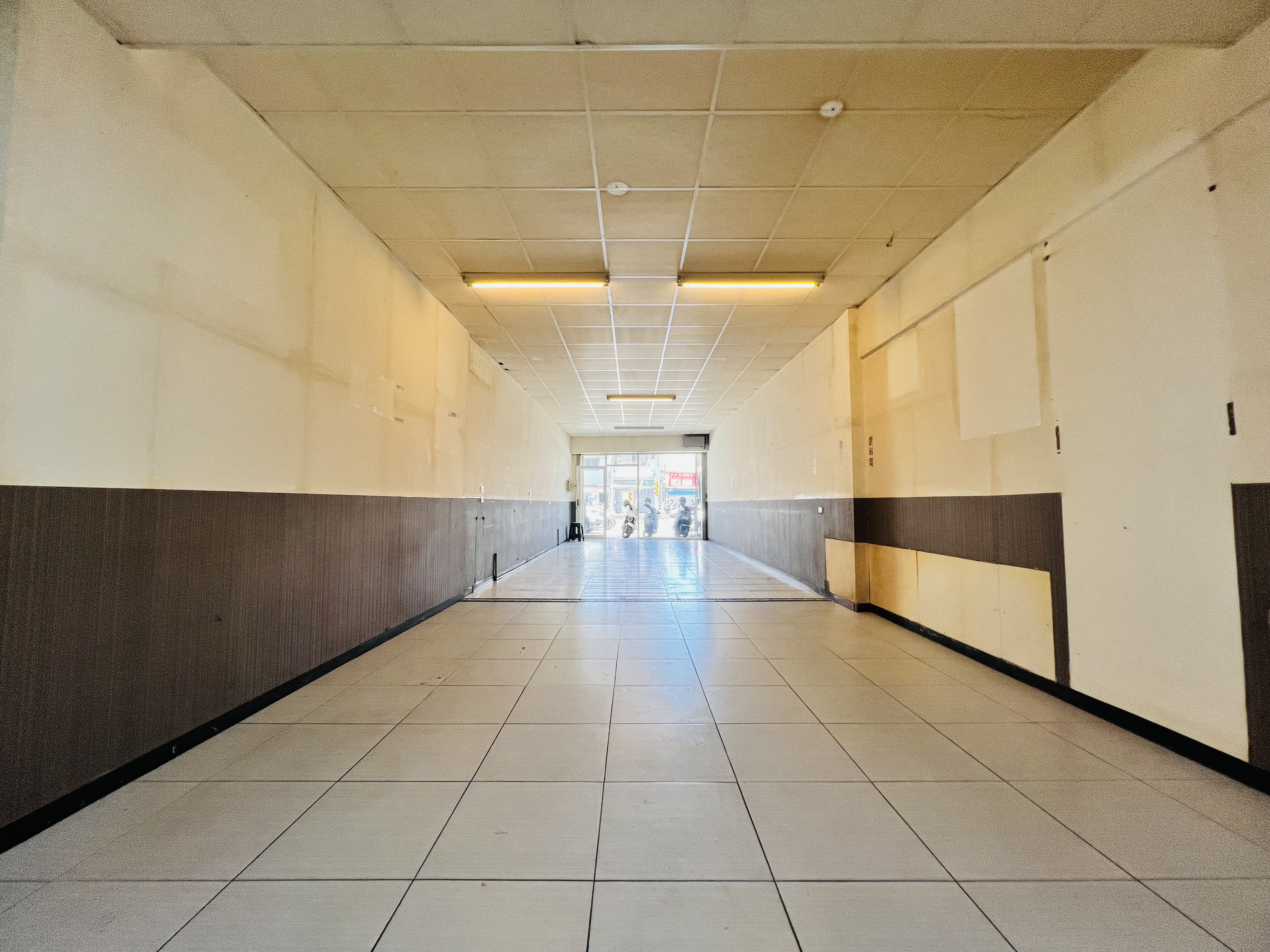 草頭黃☀️歸仁22米路大面寬121地坪甲工建地(買地送屋)
