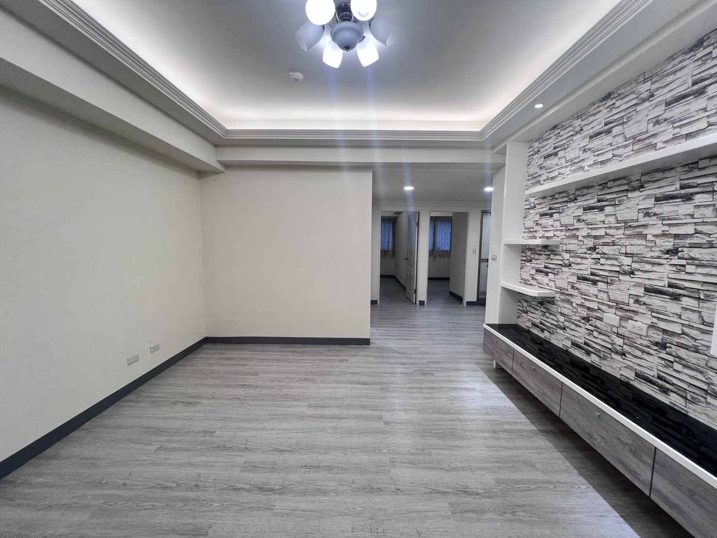 立仁高中旁美廈