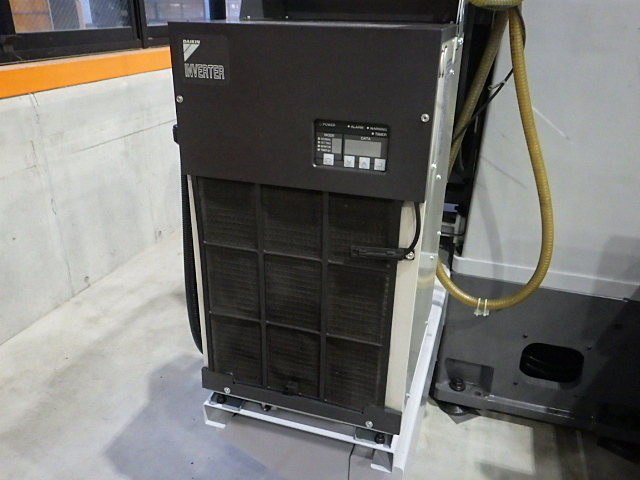 YAMASAKI GIKEN YZ-1121 NC Vertical Milling Machine Image 9