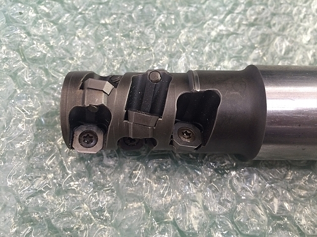 HITACHI RED-30 End Mill Image 3