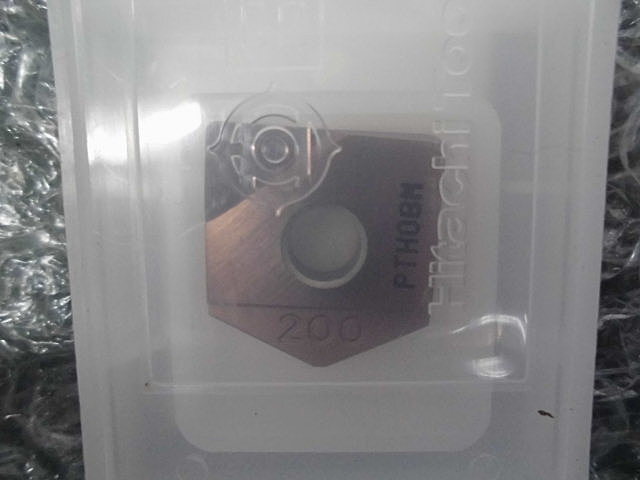 HITACHI ZCFW200-R1.0 Insert Chip Image 2