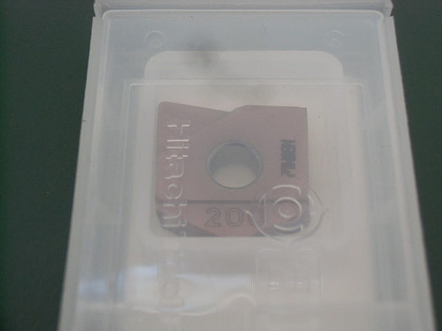 HITACHI ZCFW200-R1.0 Insert Chip Image 2