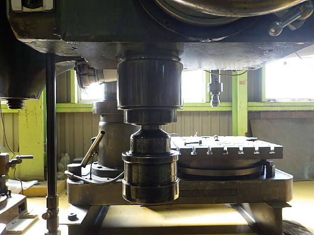 TOA TRD-1000F Radial Drilling Machine Image 3