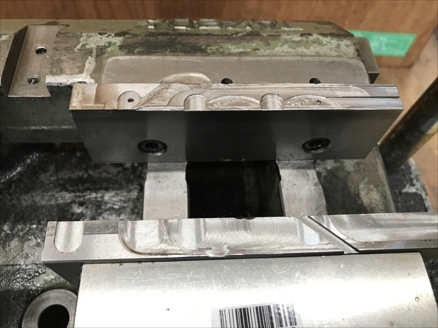 TAKEDA MACHINE TOOLS  Vice Image 2