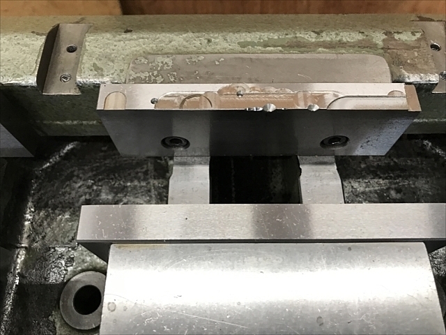TAKEDA MACHINE TOOLS  Vice Image 3