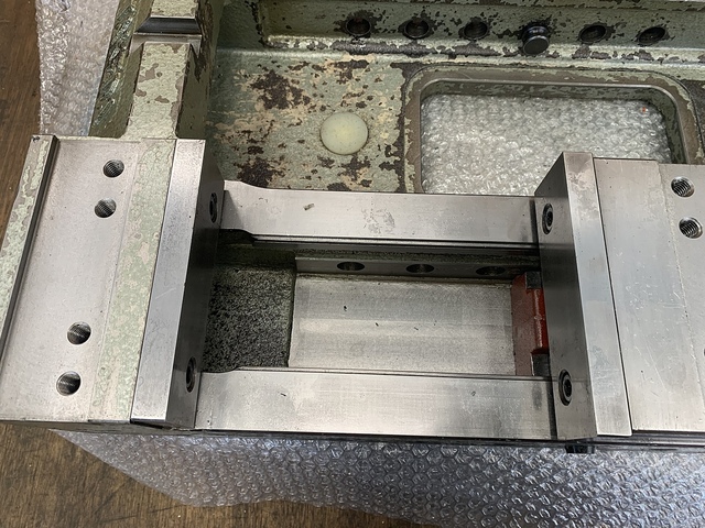 TAKEDA MACHINE TOOLS RTV150-2W Vice Image 2