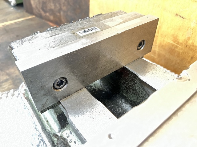 TAKEDA MACHINE TOOLS TK-200HVS Vice Image 2
