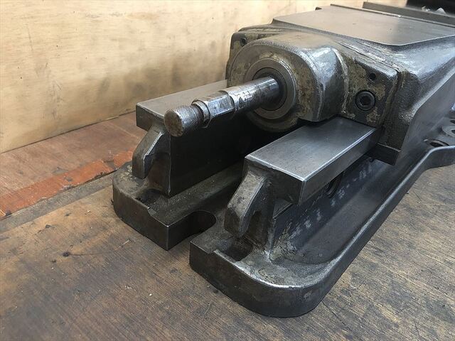TAKEDA MACHINE TOOLS TK-200HVS Vice Image 5