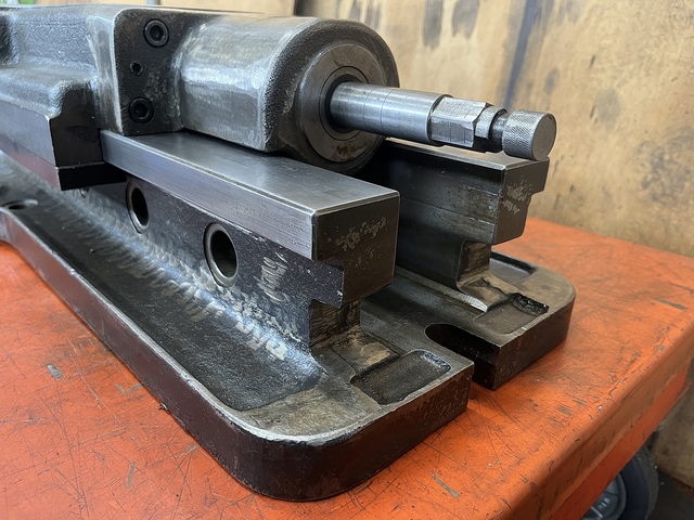 TAKEDA MACHINE TOOLS TK-250HVS Vice Image 6