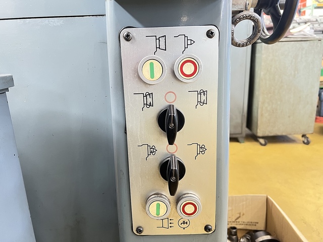 牧野フライス製作所 C-25 工具研削盤 の画像 8枚目