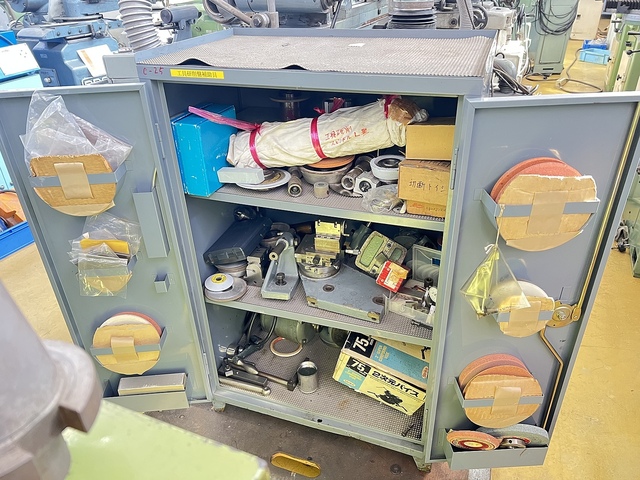 牧野フライス製作所 C-25 工具研削盤 の画像 14枚目