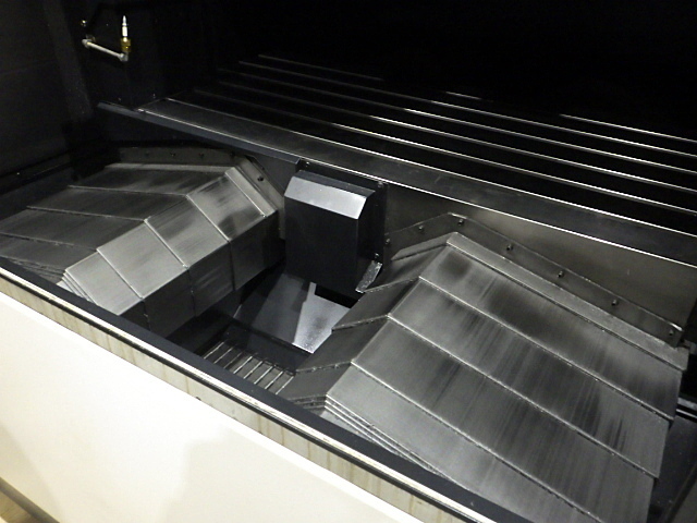 MAKINO FB127 Vertical Machining Center Image 7