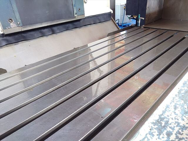 MAKINO GF6 Vertical Machining Center Image 6