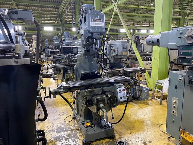 MAKINO KSAP Vertical Milling Machine Image 2