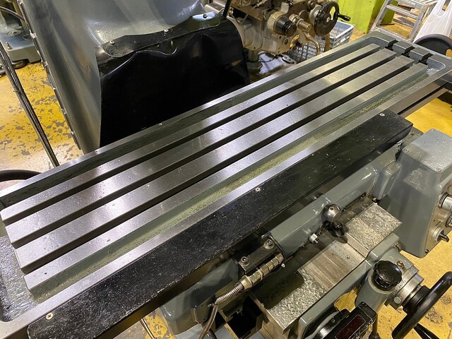 MAKINO KSAP Vertical Milling Machine Image 5
