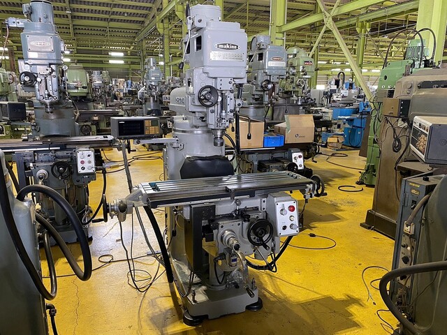 MAKINO KSJP-55 Vertical Milling Machine Image 1