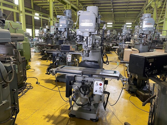 MAKINO KSJP-55 Vertical Milling Machine Image 2
