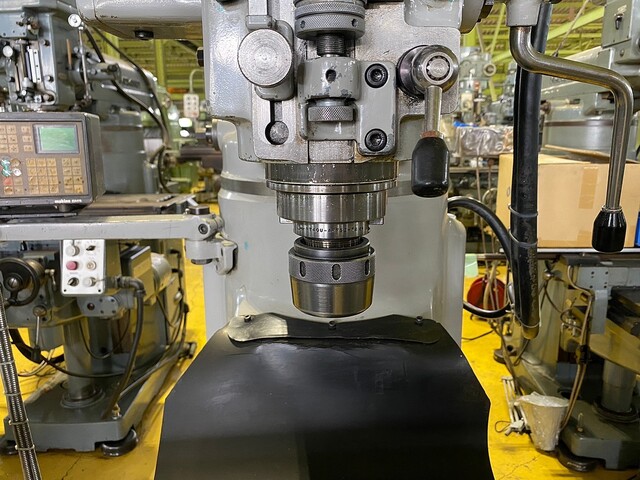 MAKINO KSJP-55 Vertical Milling Machine Image 4