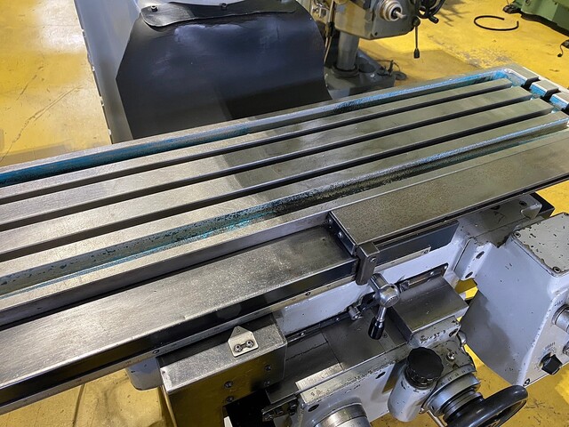 MAKINO KSJP-55 Vertical Milling Machine Image 5