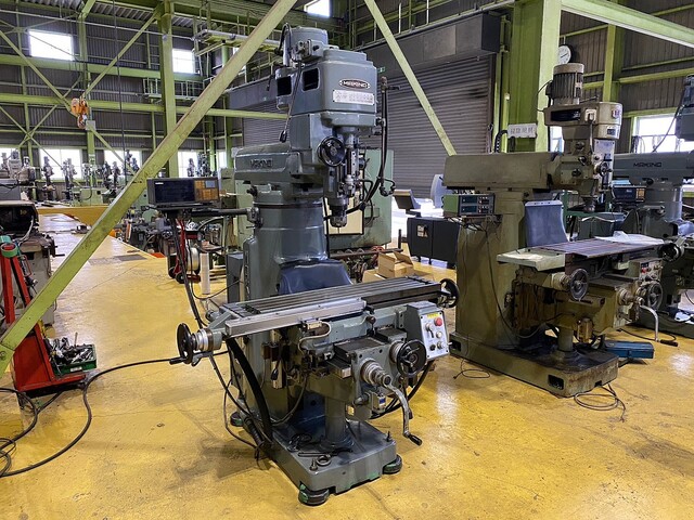 MAKINO KSP-55 Vertical Milling Machine Image 1