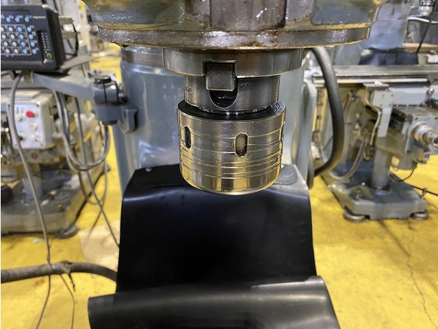 牧野フライス製作所 KVJ-55 立型フライス盤 の画像 3枚目