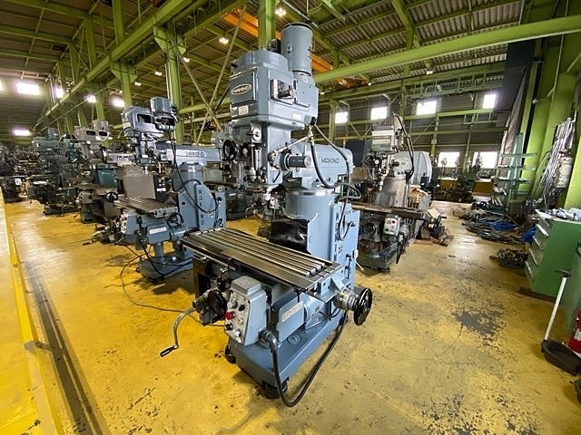 MAKINO KVJP-55 Vertical Milling Machine Image 1