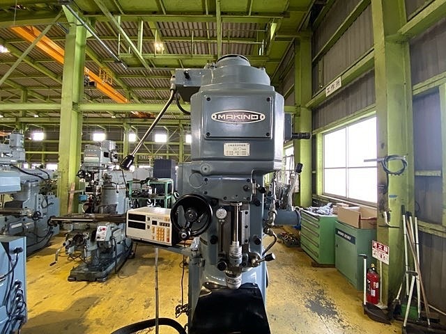 MAKINO KVJP-55 Vertical Milling Machine Image 3