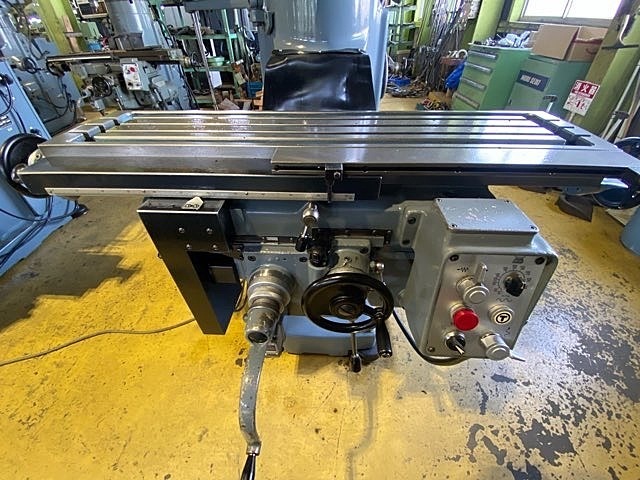 MAKINO KVJP-55 Vertical Milling Machine Image 8