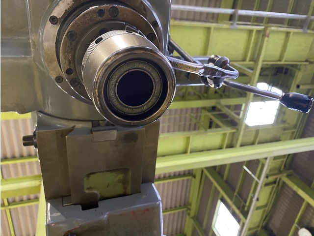MAKINO KVJP-55 Vertical Milling Machine Image 5