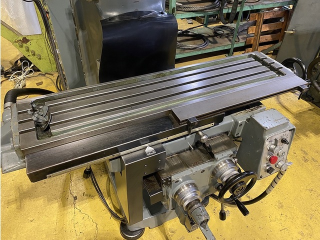 MAKINO KVJP-55 Vertical Milling Machine Image 6