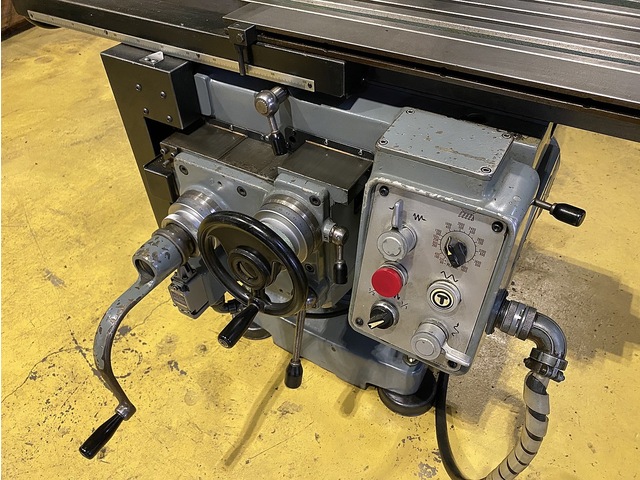 MAKINO KVJP-55 Vertical Milling Machine Image 7