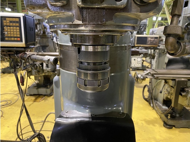 牧野フライス製作所 KVP-55 立型フライス盤 の画像 3枚目