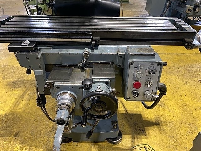 MAKINO KVJP-55 Vertical Milling Machine Image 6