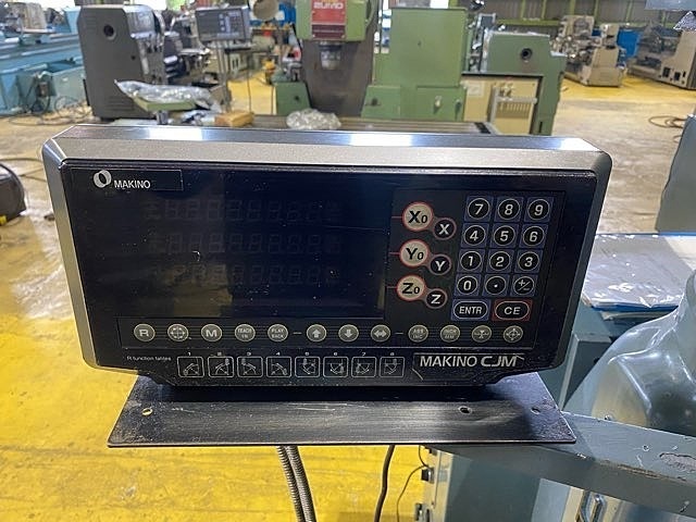 MAKINO KVJP-55 Vertical Milling Machine Image 7