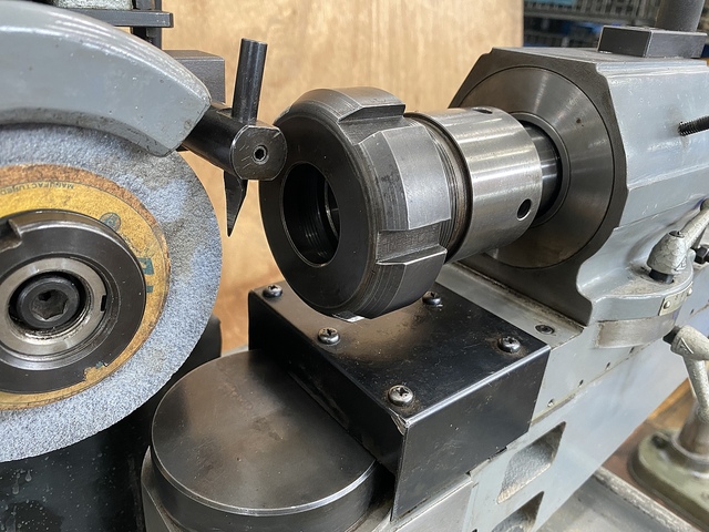 MAKINO YG-B Tool Grinder Image 4