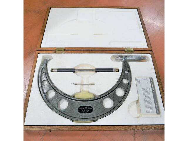 Mitutoyo OM-250 Cutting/Turning tools Image 1